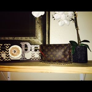 Pouchette Vintage  From Louis Vuitton SOLD