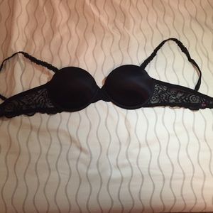 Black push up/strapless bra