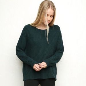 BRANDY MELVILLE GREEN SWEATER