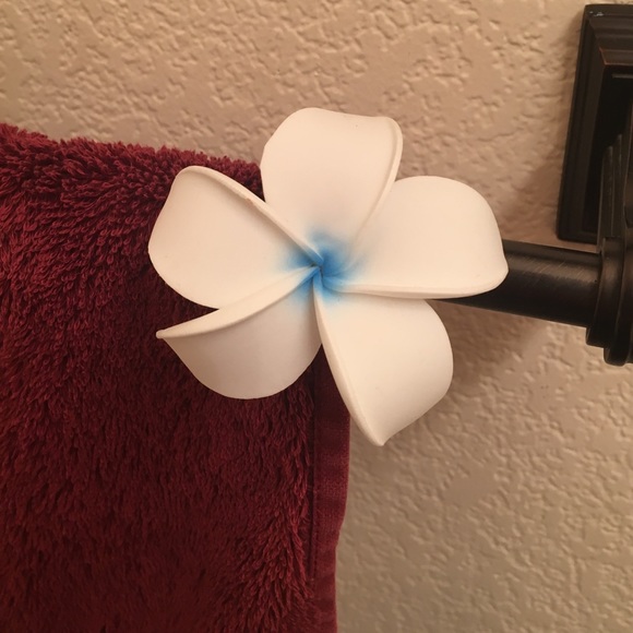 Delicate Lei Flower Hair Clip