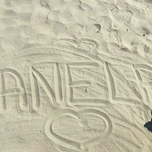 Meet your Posher, Nella