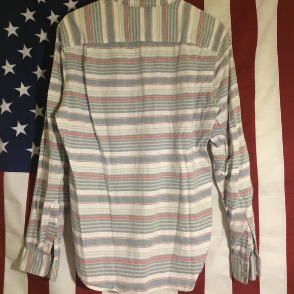Long sleeve button-up shirt - Picture 3 of 5