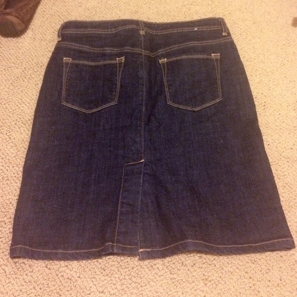 Banana Republic size 4 jean skirt