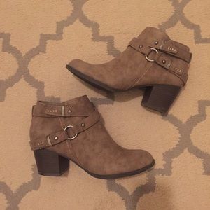 ✨SALE✨Tan Booties