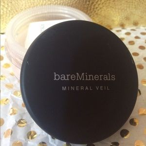 Bare Minerals Illuminating Mineral Veil