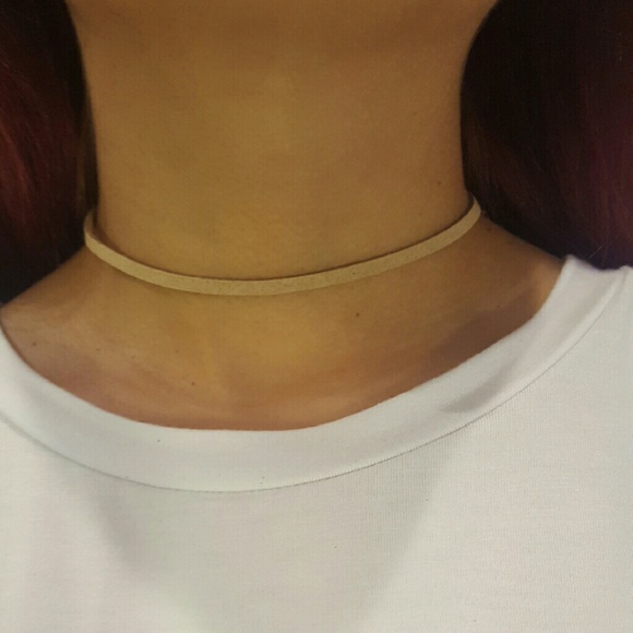 NEW Nude choker - Picture 2 of 4