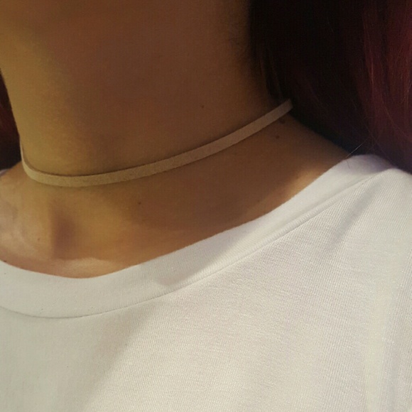 NEW Nude choker - Picture 3 of 4