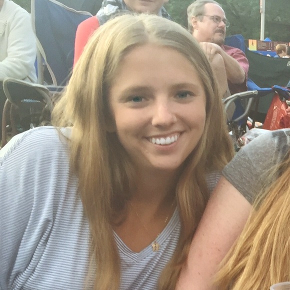Meet your Posher, Stephanie