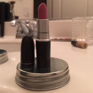MAC lipstick SNOB