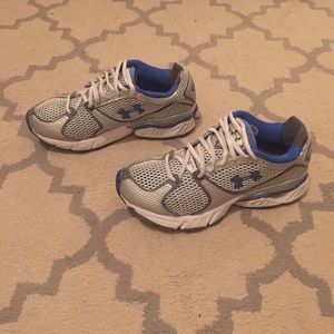 ✨SALE✨Under Armour Tennis Shoes