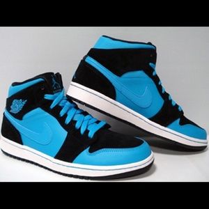 AIR JORDAN 1 MID MEN SIZE 10.5