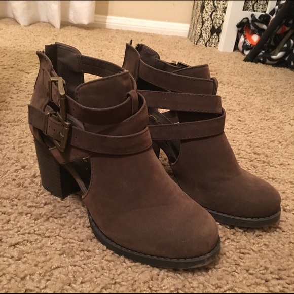 Cocoa/Beige Strapped Boots Booties - Picture 1 of 3