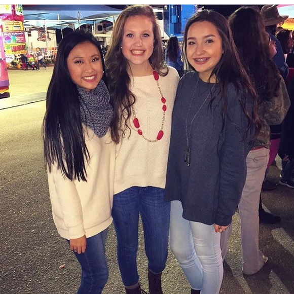 Meet your Posher, Chloe