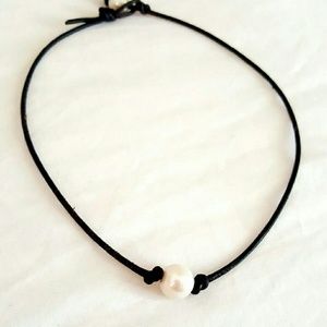 Handmade freshwater (real) pearl leather choker