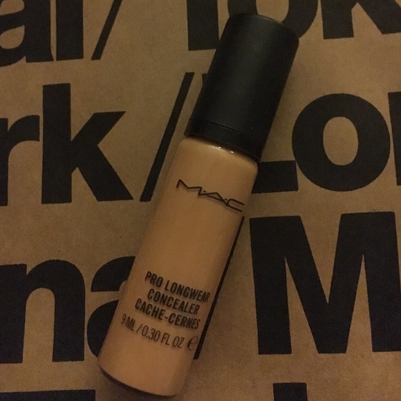 MAC prolong wear concealer - NC42