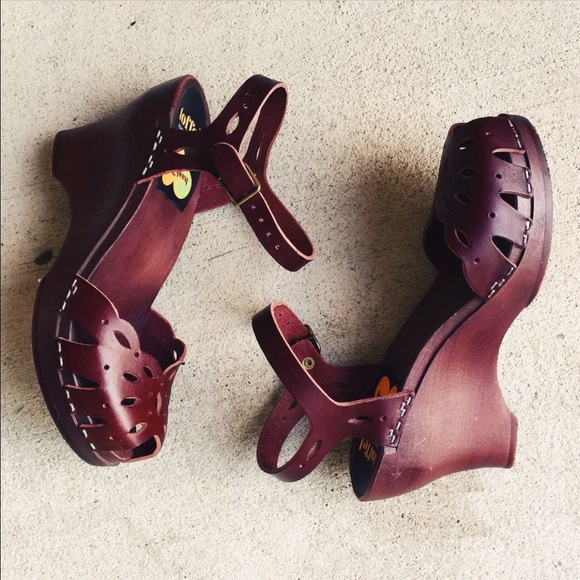 Brand new Swedish Hasbeens clogs