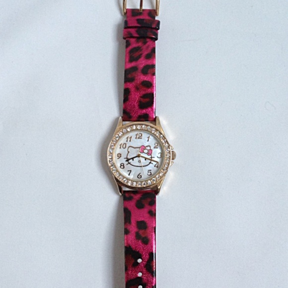 HK Hello Kitty Pink Leopard Cheetah Watch - Picture 1 of 4