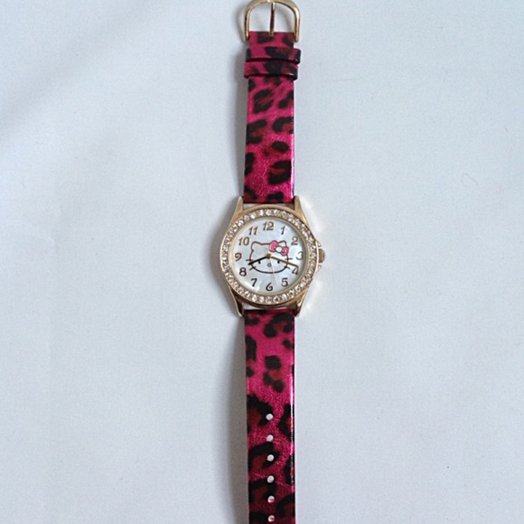 HK Hello Kitty Pink Leopard Cheetah Watch - Picture 4 of 4