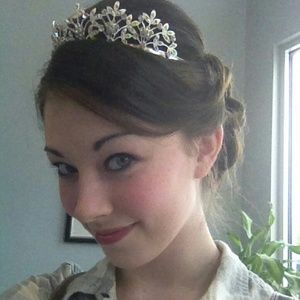 Meet your Posher, Cassandra