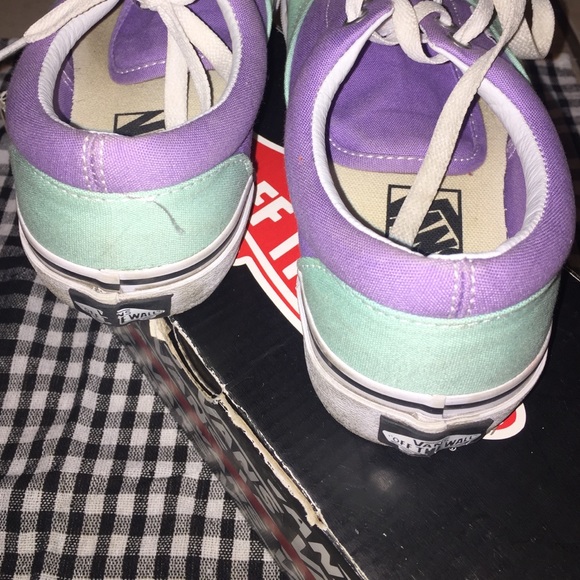 Vans - Picture 4 of 4