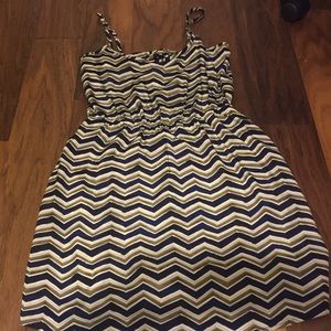 Blue & green chevron patterned dress size S