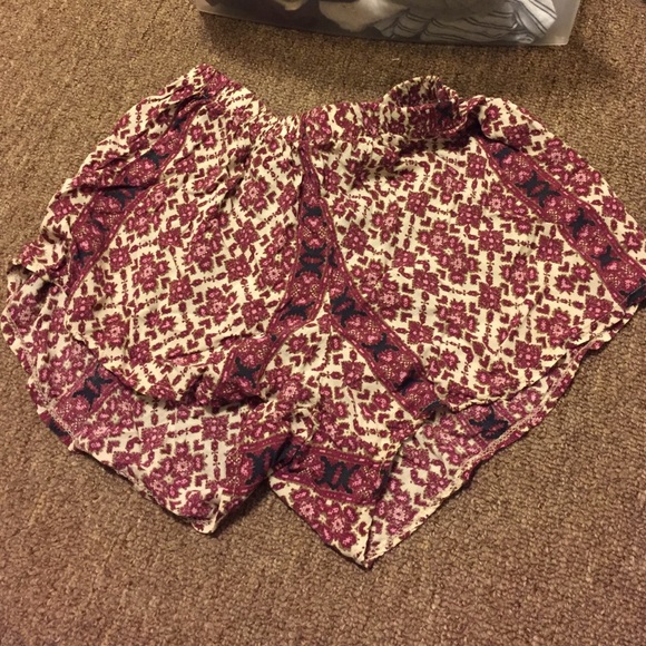 BRANDY FLOWY SHORTS