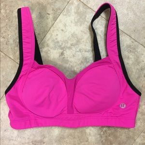 Lululemon Tata tamer size 32C