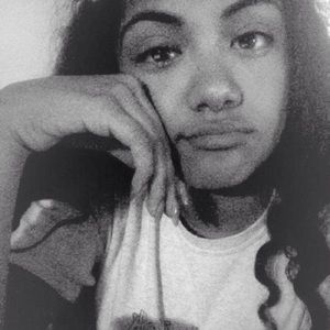 Meet your Posher, Adelina