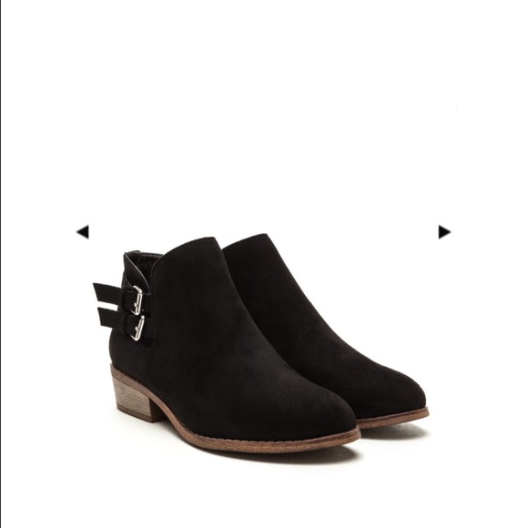 Boots - Picture 3 of 4