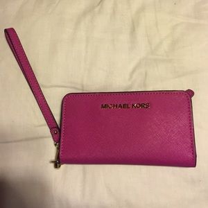 Michael kors wristlet