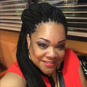 Meet your Posher, Joya