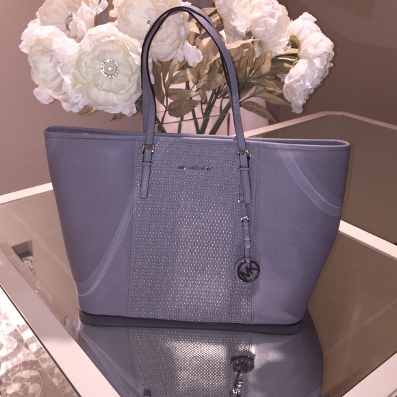 MAKE OFFERS❗️Gray Authentic Michael Kors Handbag