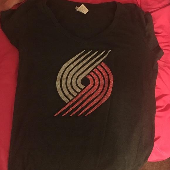 Trail blazers women top