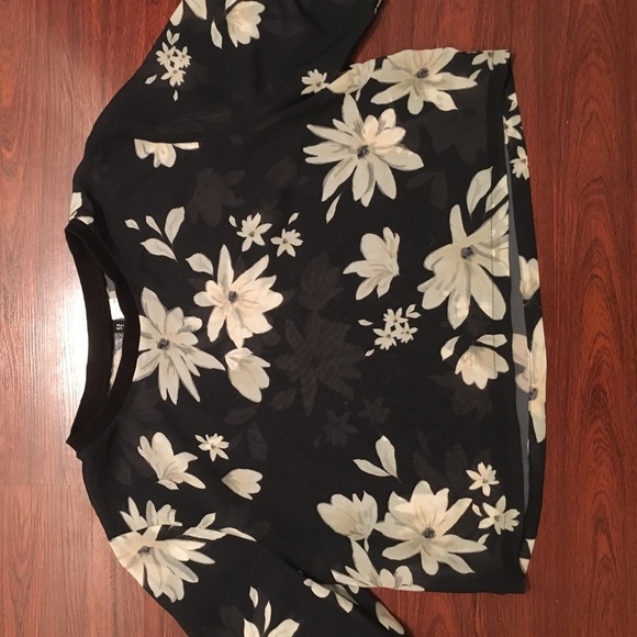 White & black flower crop top