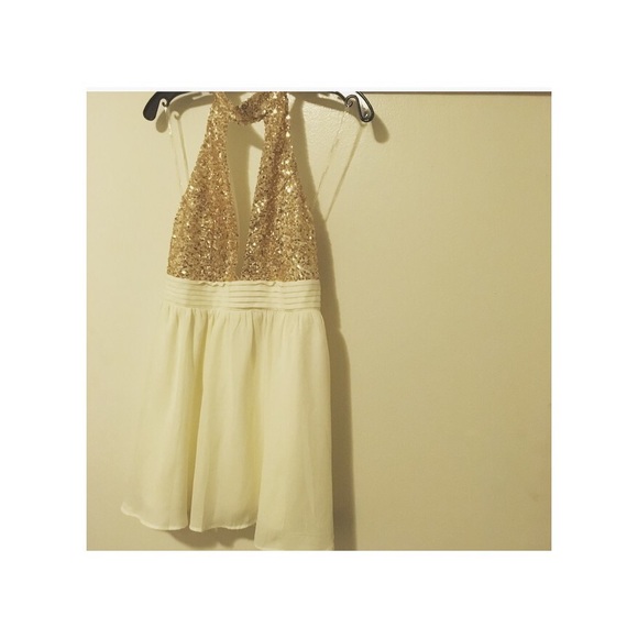 ✨Golden Glamorous Sequence Flowy Halter Dress✨