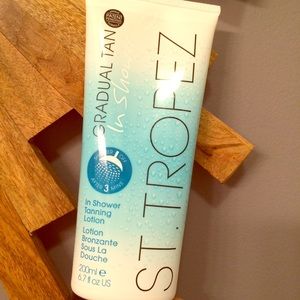 St. Tropez // Gradual Tan in Shower