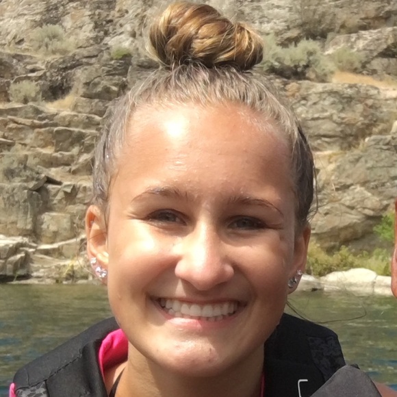 Meet your Posher, Taylor - Picture 1 of 1