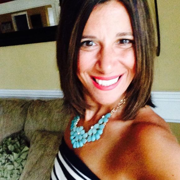 Meet your Posher, Ana