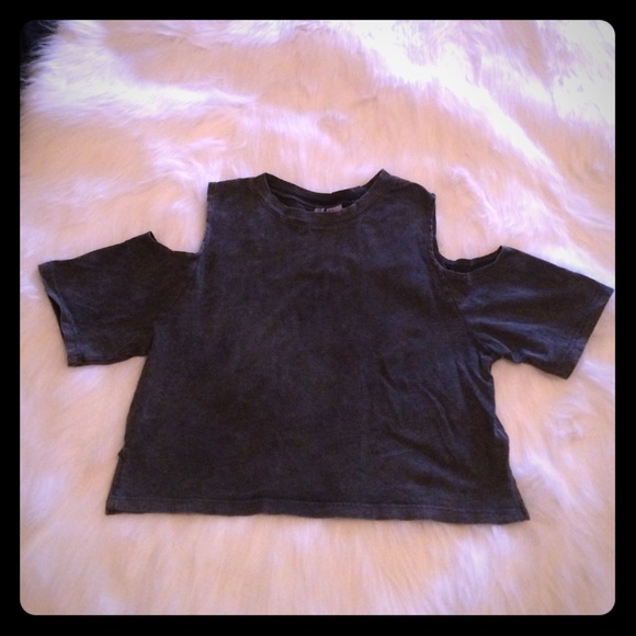 H&M Divided Cold Shoulder Crop Top. Size XS.