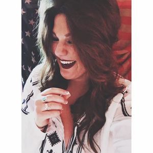 Meet your Posher, Phoebe