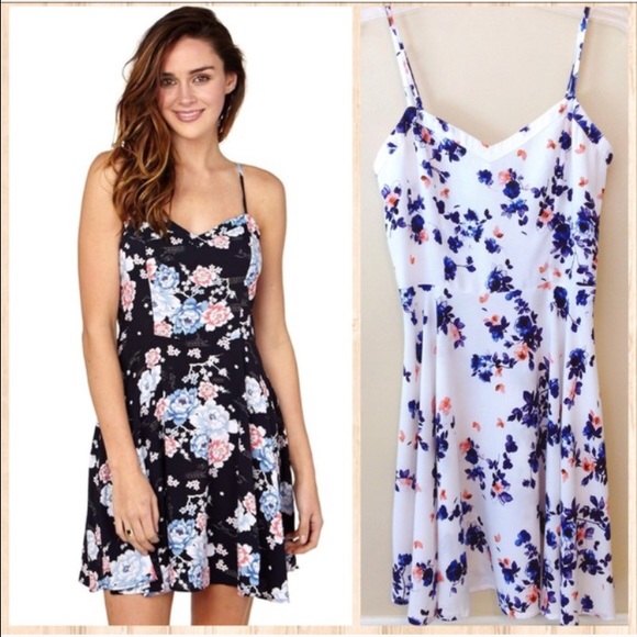 Cotton On Dresses & Skirts - SALE🎉 White & Floral Adjustable Strap Dress