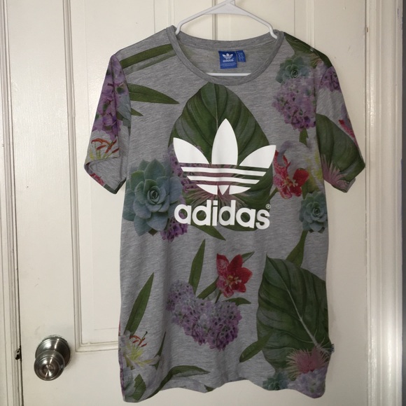 Woman's Adidas trefoil t-shirt