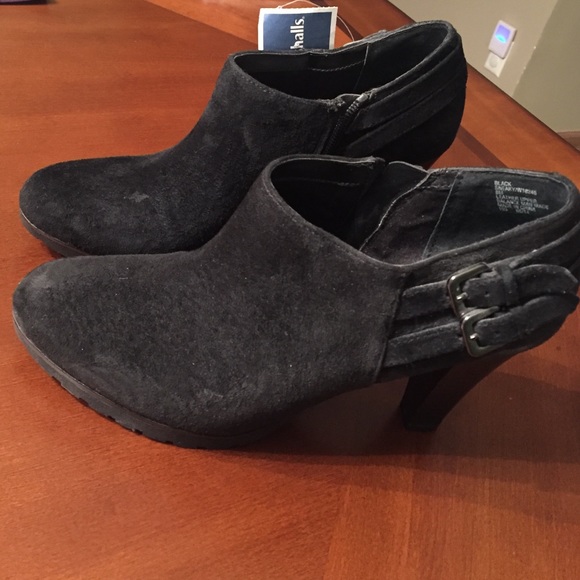 White mountain booties