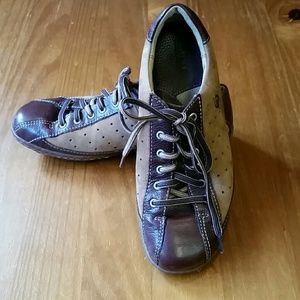 Born lace up loafer size 7