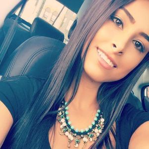 Meet your Posher, Manuela