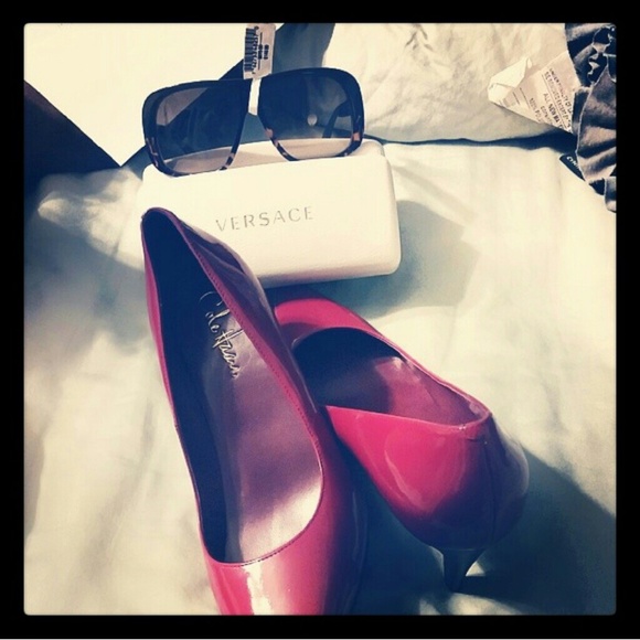 Cole Haan Shoes - COLE HAAN GLOSSY LEATHER KITTEN HEELS