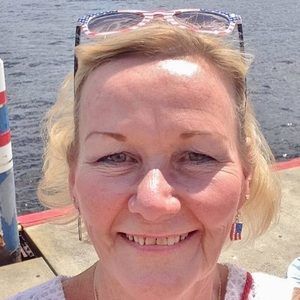 Meet your Posher, Claire