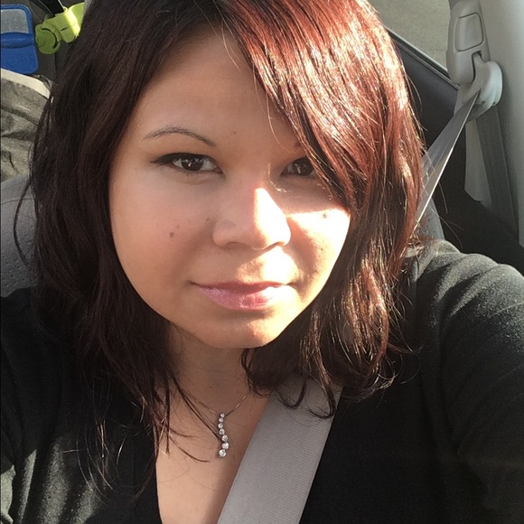 Meet your Posher, Jennifer - Picture 1 of 1