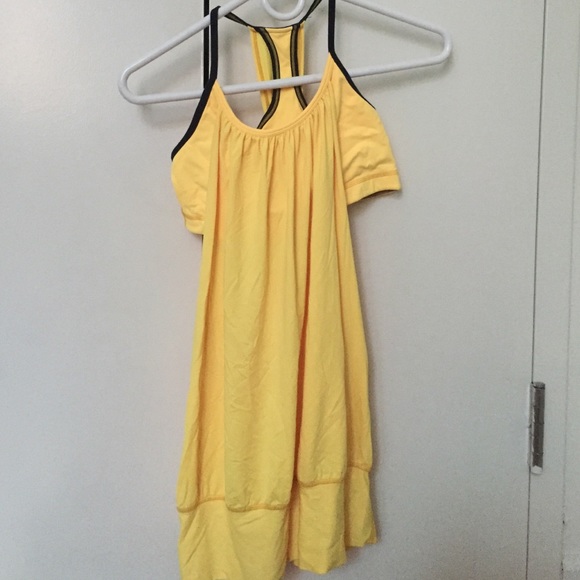 Lululemon yellow and navy top built in shelf bra