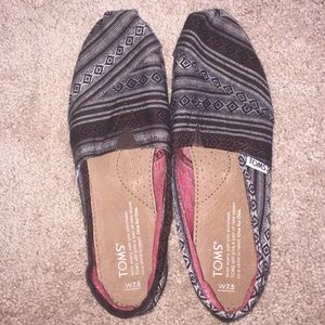 Toms